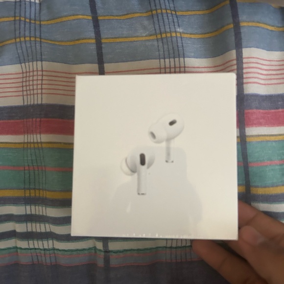 Apple White Wireless Earbuds 1:1 - Picture 1 of 3